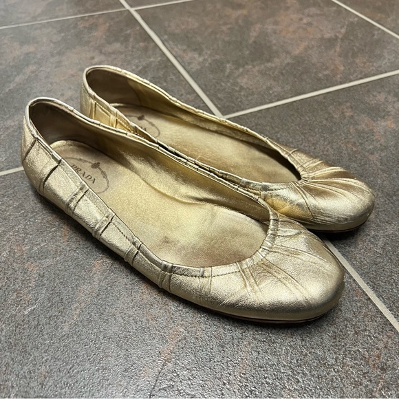 Prada Round Toe Metallic Gold Slip On Ballet Flats EU 39 - Picture 11 of 12